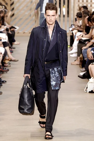 Look 9